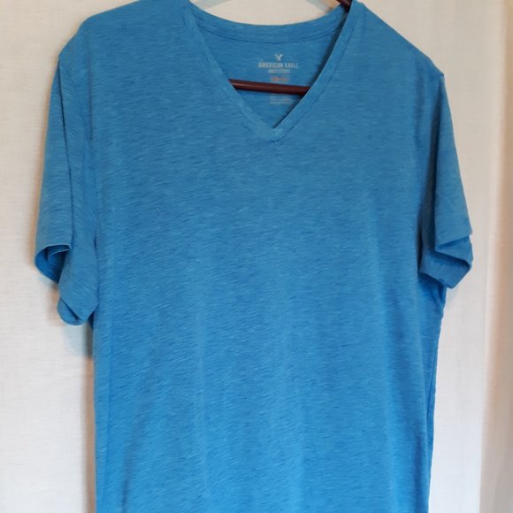 American Eagle Powder Blue V-Neck Tee - Picture 4 of 9